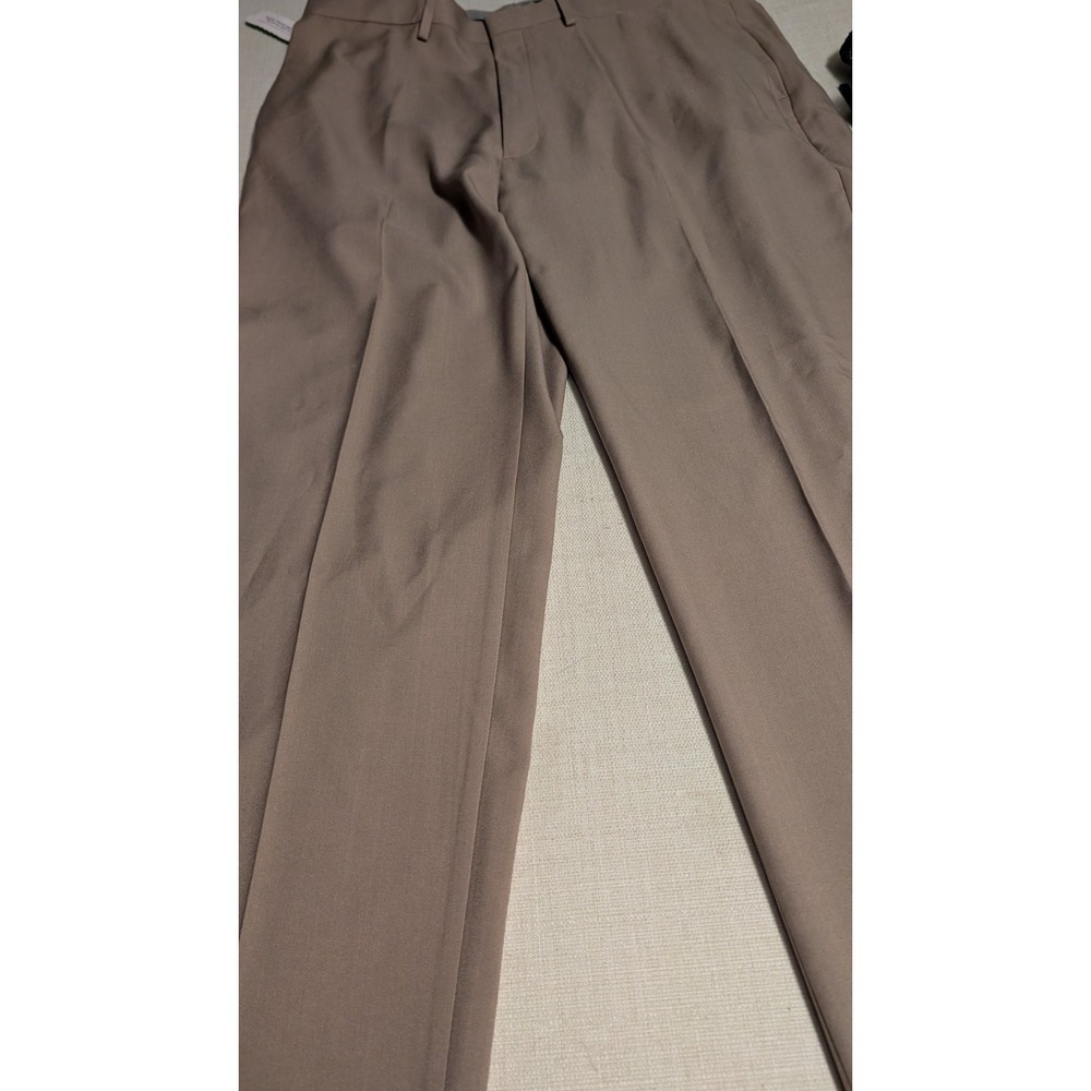 Haggar H26 Mens Premium Stretch Classic Fit Dress Pants Khaki Size 36 x 32